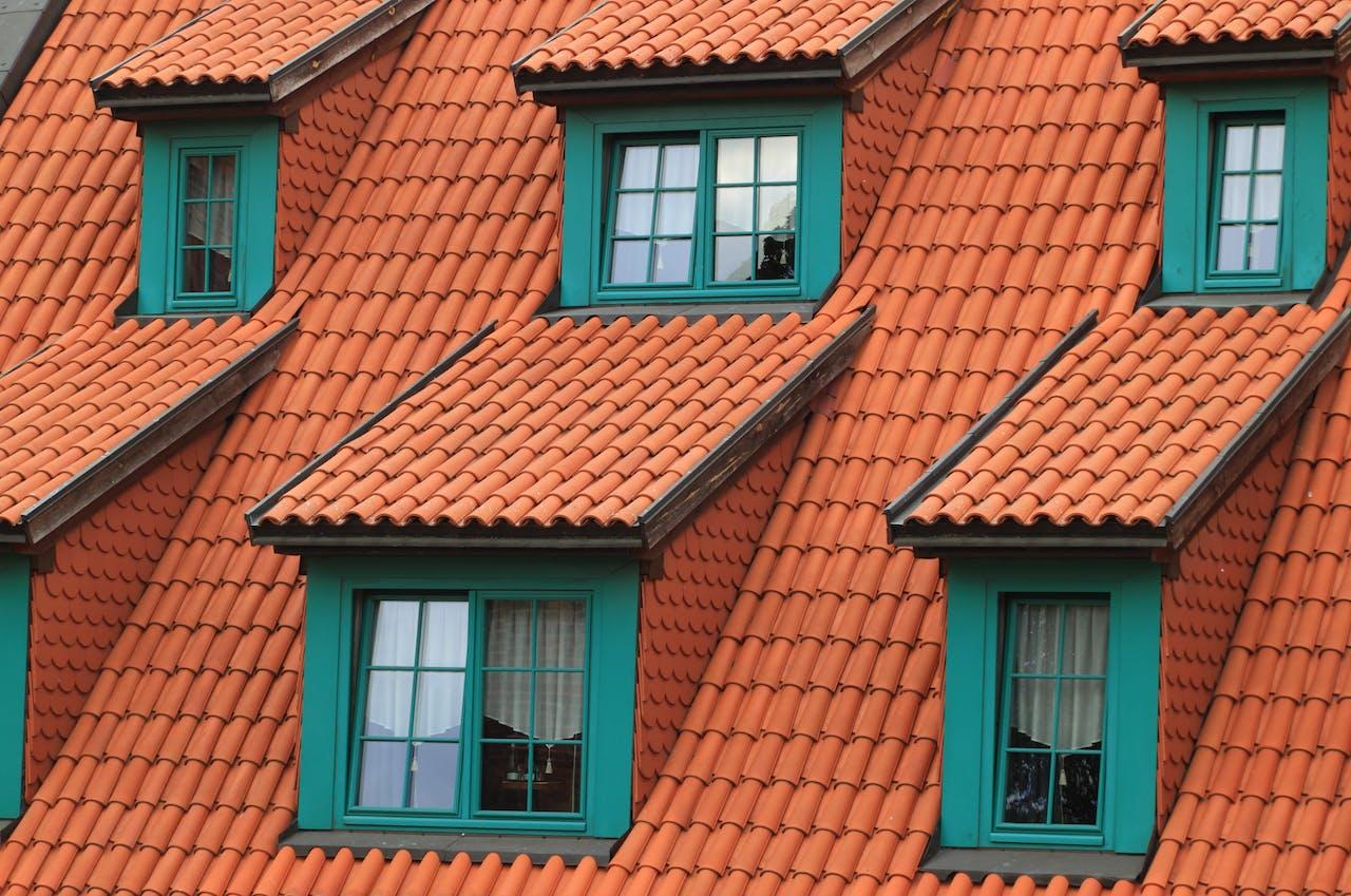 What Factors Influence the Longevity of Roof Coverings 1